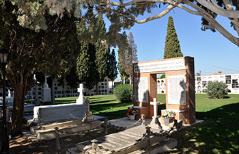 Patio Panteones Cementerio San Juan Bautista Chiclana