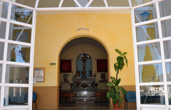 Entrada Capilla Cementerio San Juan Bautista Chiclana