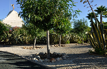 Vista Bosque de los Recuerdos y Pirámide Cementerio Mancomunado Chiclana