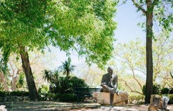 Escultura de Fernando Quiñones Cementerio Mancomunado Chiclana